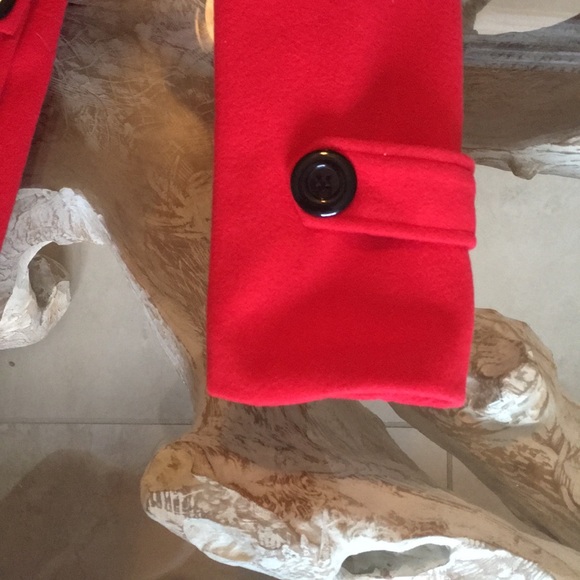 Red coat - Picture 4 of 7